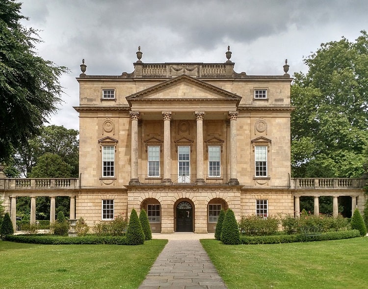 The Holburne Museum in Bath was used for exterior shots of Lady Danbury's house on Bridgerton