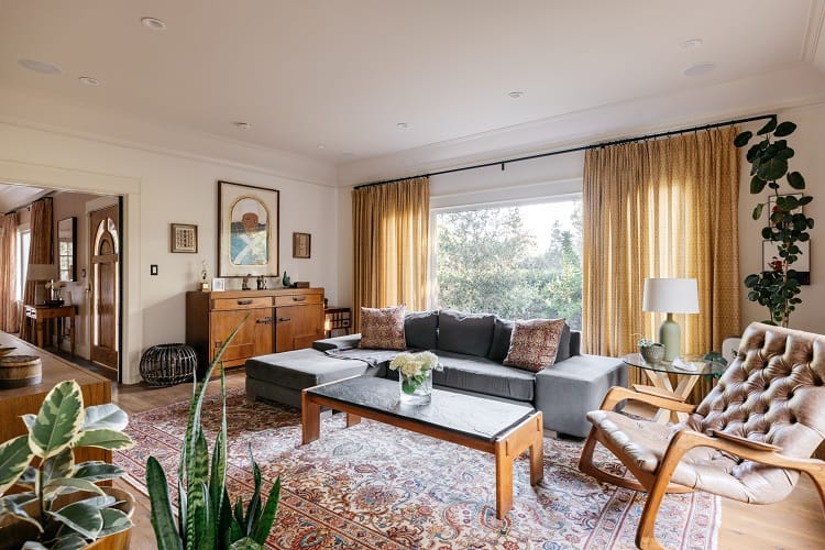 living room of an LA craftsman house