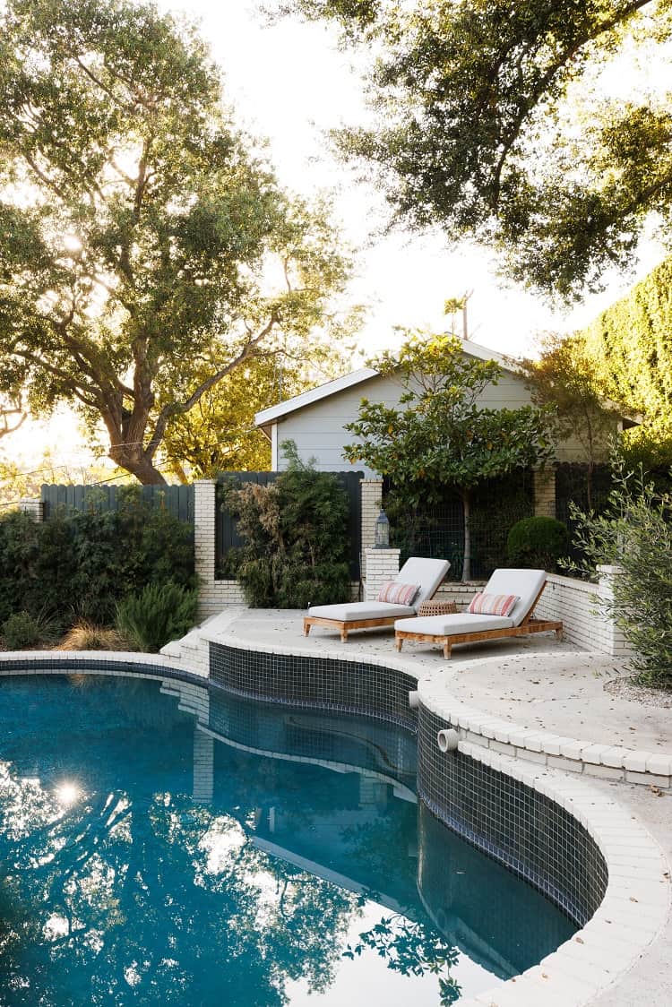 outdoor pool  of a craftsman house in los angeles