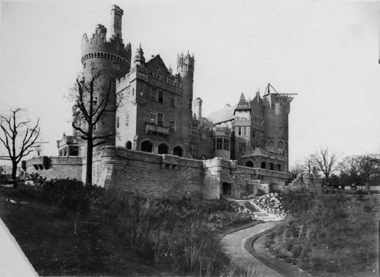 Casa Loma during construction, circa 1911.