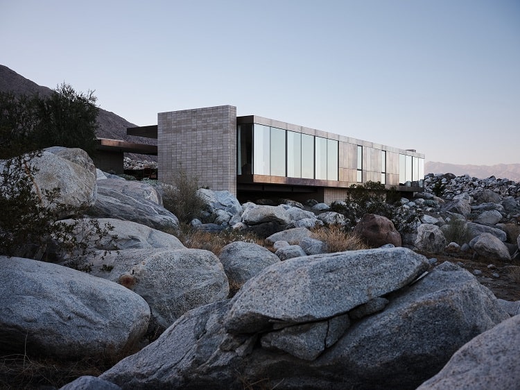 exterior of the modern desert house