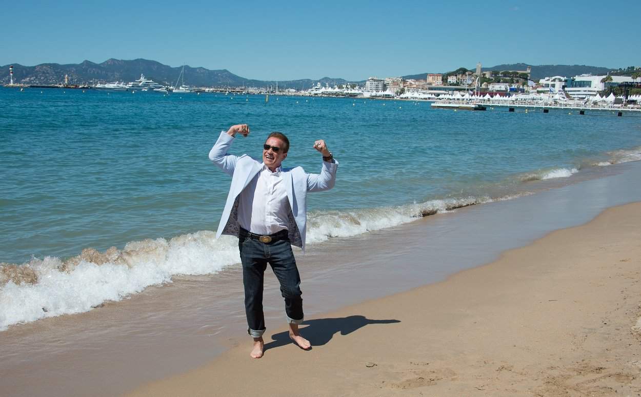 arnold-schwarzenegger-on-the-beach