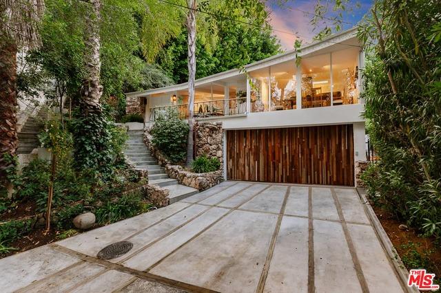 driveway to Doja Cat's house in Los Angeles, which she bought in 2021