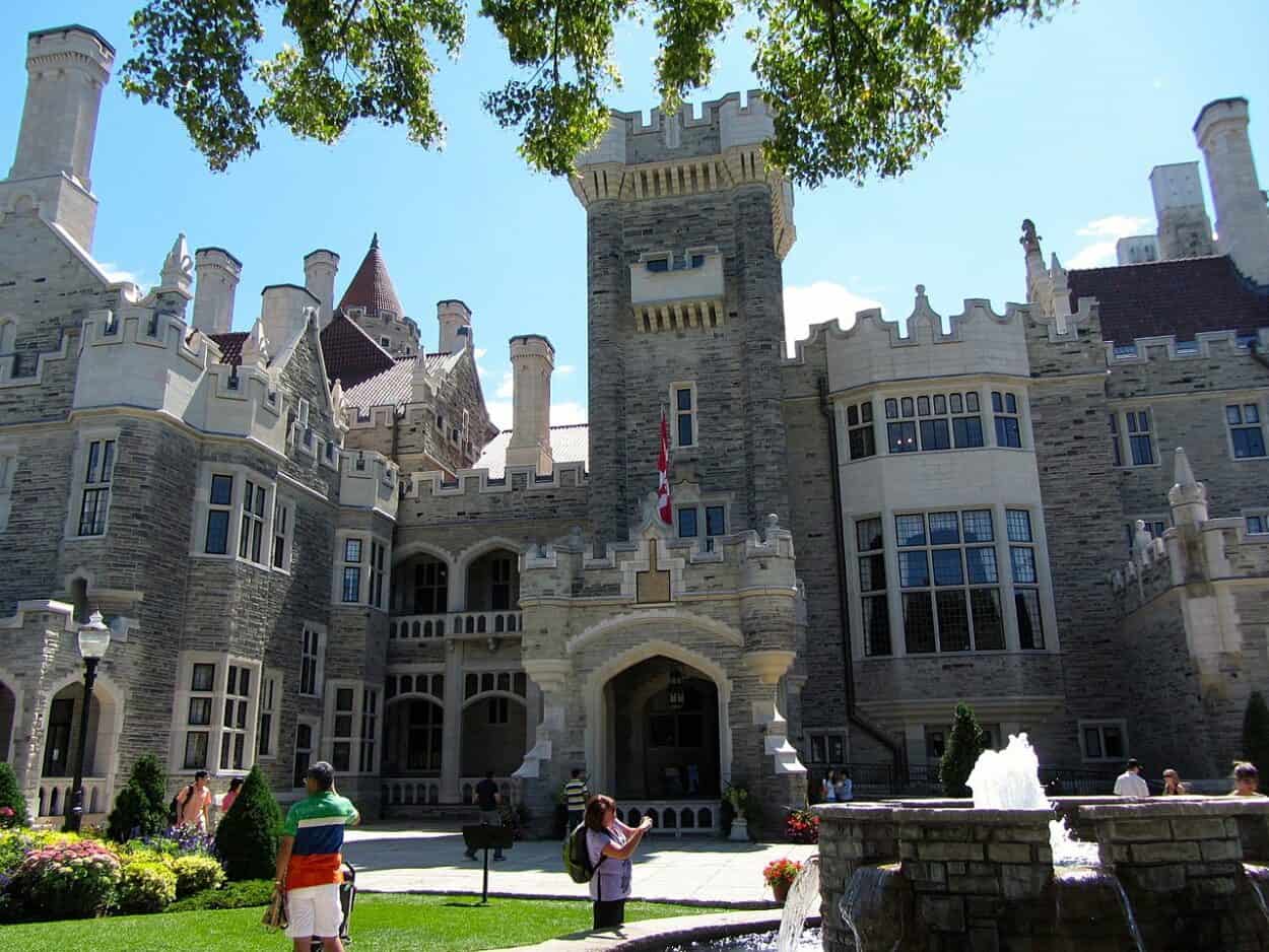 the facade of casa loma, a castle in toronto