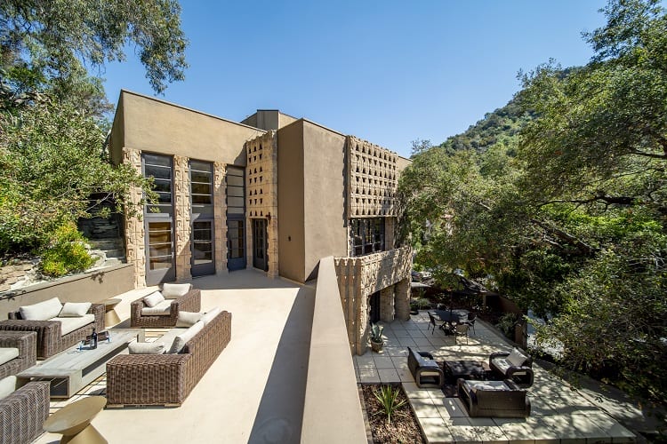 exterior and terrace of lloyd wright's derby house