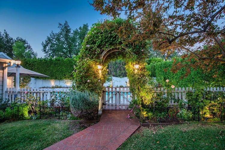 arch leading to the pool