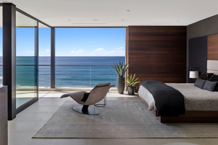 Ocean-facing bedroom of the Ora House in La Jolla, San Diego