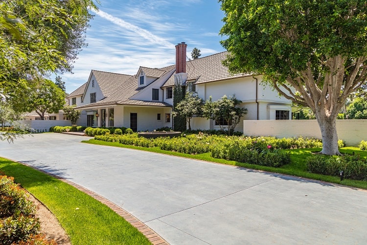 Exterior of Bob Hope's house in Toluca Lake. 