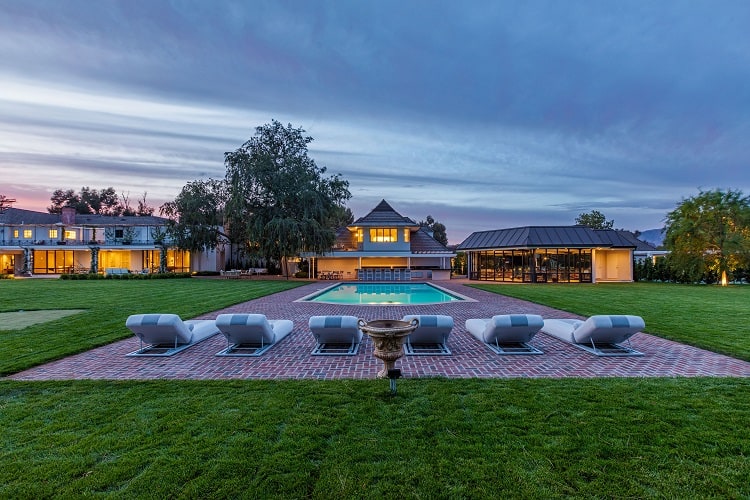 Exterior of Bob Hope's house in Toluca Lake, pool view