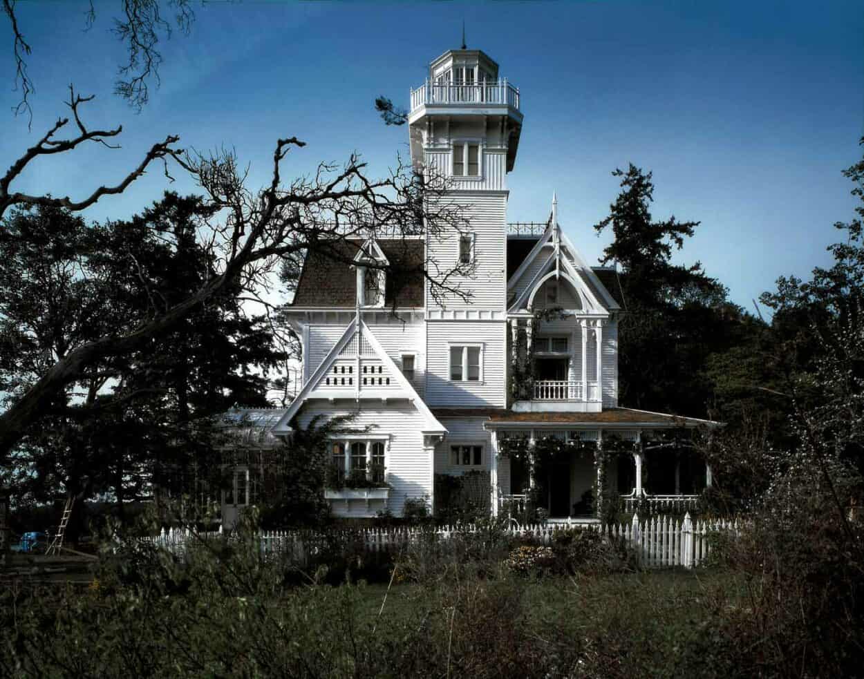 Is The Practical Magic House Real A Throwback To The Magical Movie 