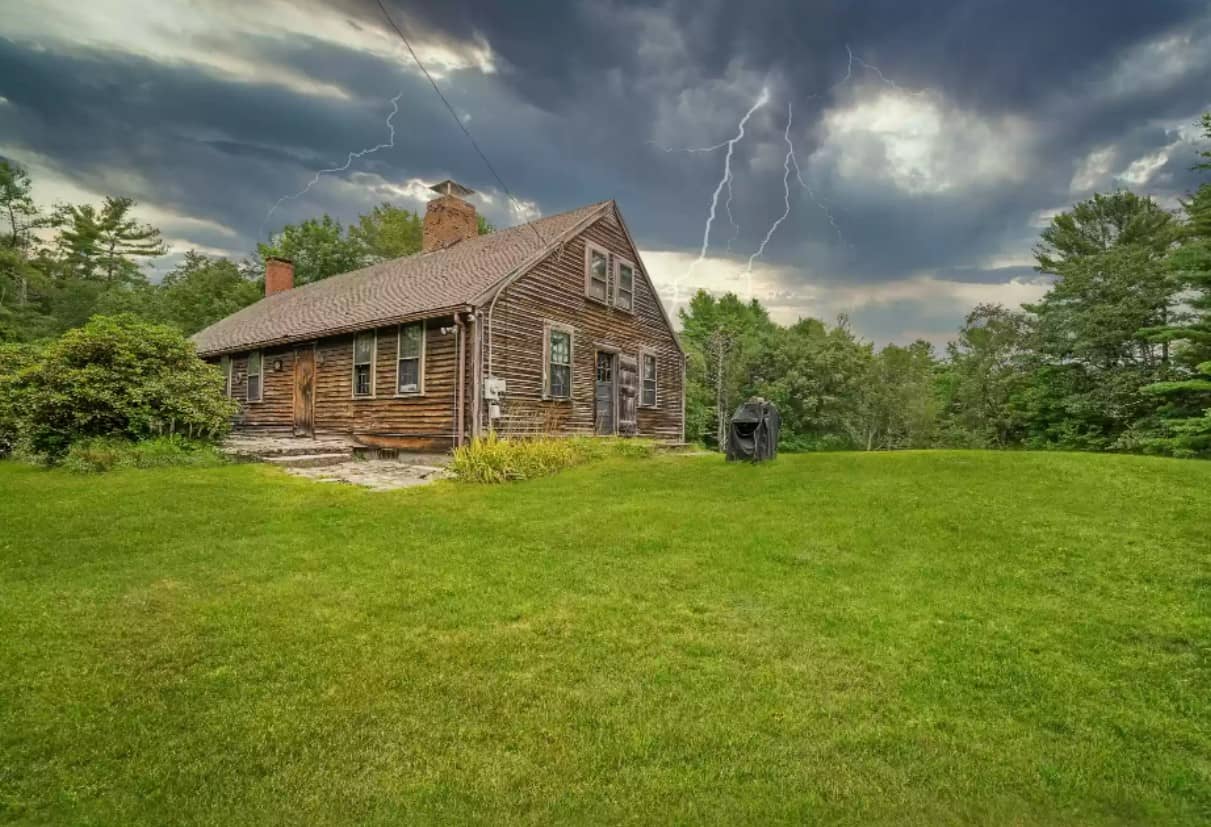 exterior of the Conjuring house in Rhode Island. 