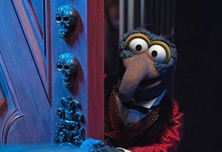 Gonzo in the Muppets Haunted Mansion