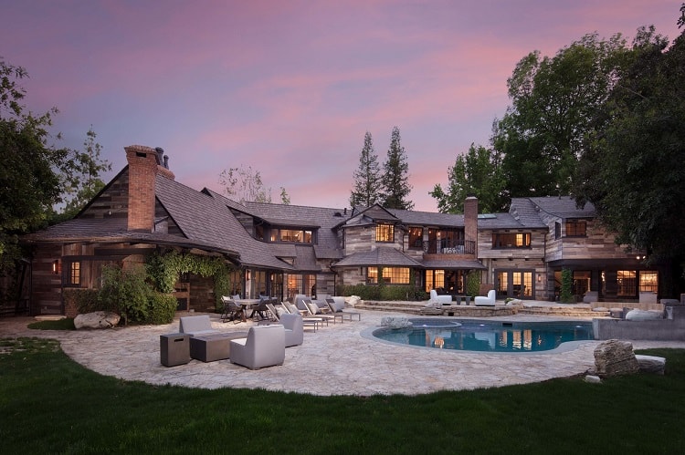 The backyard and pool area of Machine Gun Kelly's house