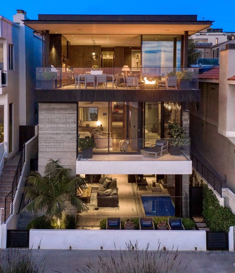 modern house on four levels in Manhattan Beach, CA