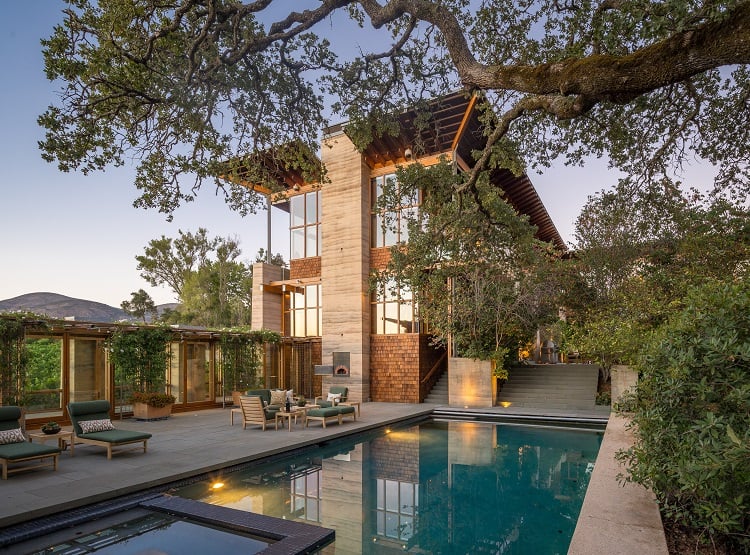 backyard and pool of the Meteor Vineyard Estate main house