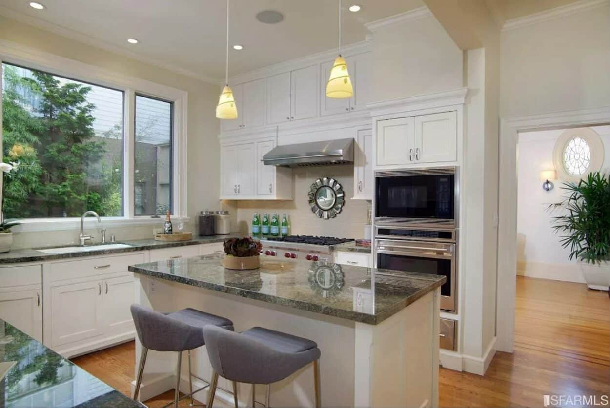 the kitchen inside the house from Mrs Doubtfire in San Francisco. 