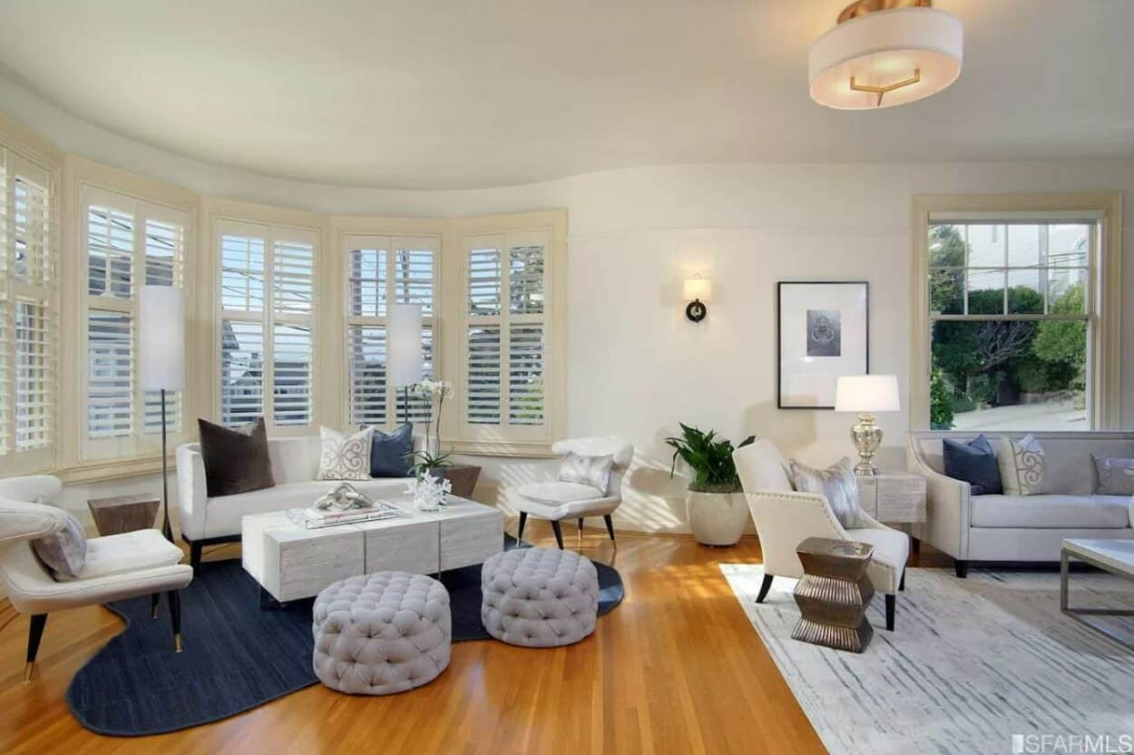living room inside the house from Mrs Doubtfire in San Francisco.