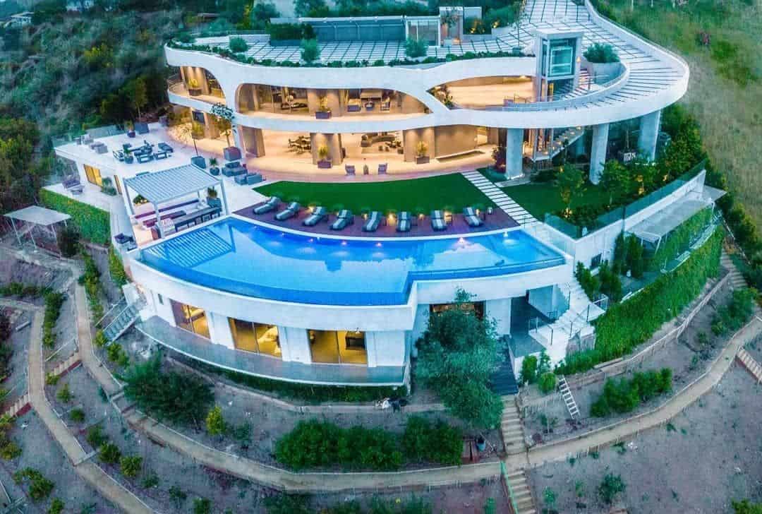 ultra-modern-mansion-los-angeles