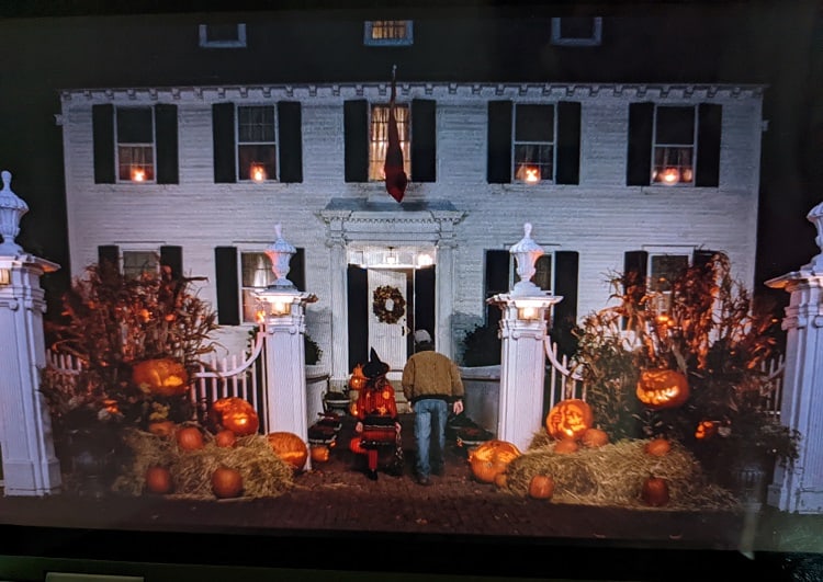 Alison's house in Hocus Pocus, decorated for Halloween