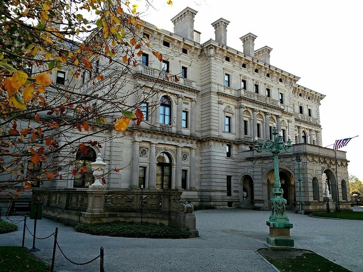 The facade and entrance to the Breakers mansion today.