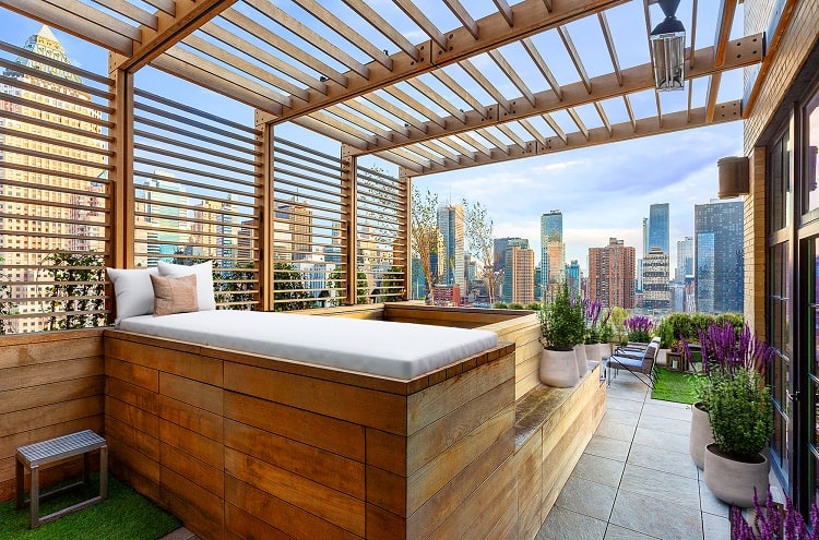 plunge pool and pergola on the terrace of Trevor Noah's apartment in New York