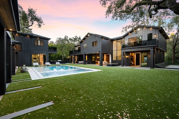 swimming pool and outdoor area/backyard of Michael B. Jordan's house