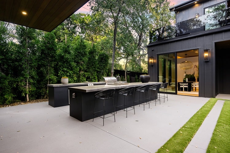 outdoor kitchen with an island