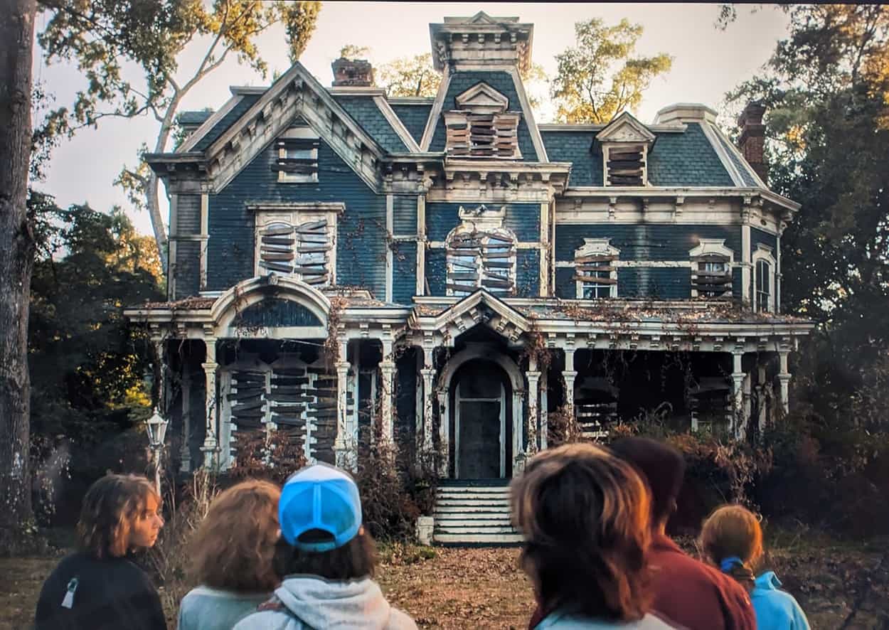 10 Real-life Stranger Things houses & how much they’re worth