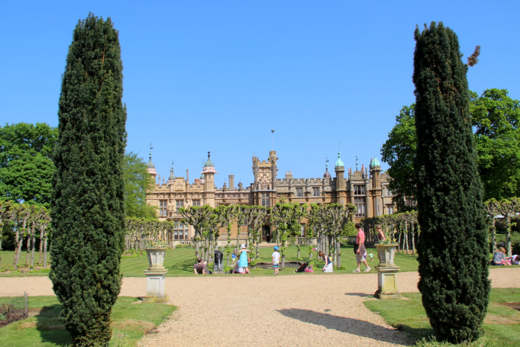 You's Hampsbridge House in real life, the Knebworth House in England