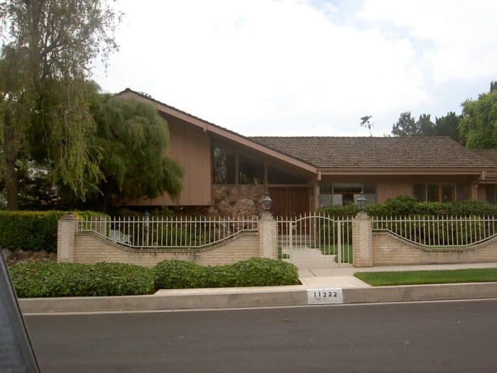 The real-life Brady Bunch House: Then & Now