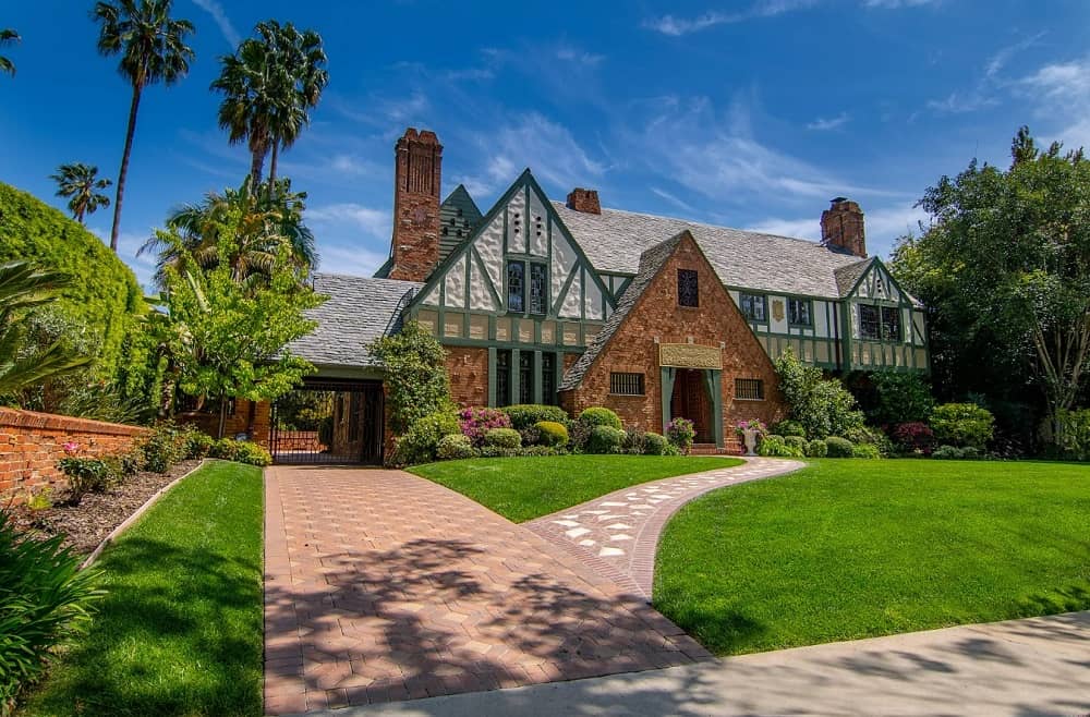 exterior of the Hancock Park traditional house where Ariana Grande lived, formerly owned by famed director Francis Ford Coppola. 