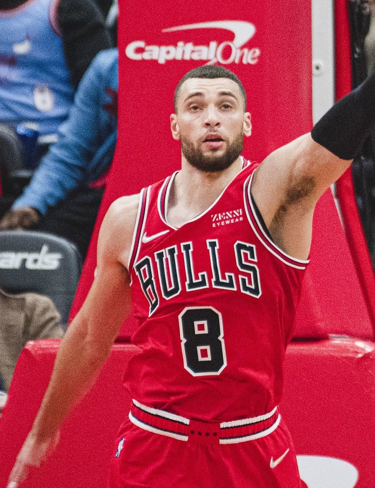 Chicago Bulls shooting guard Zach LaVine on the basketball court