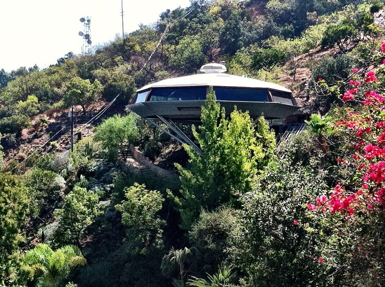 John Lautner's Chemosphere House in Los Angeles, seen from a distance