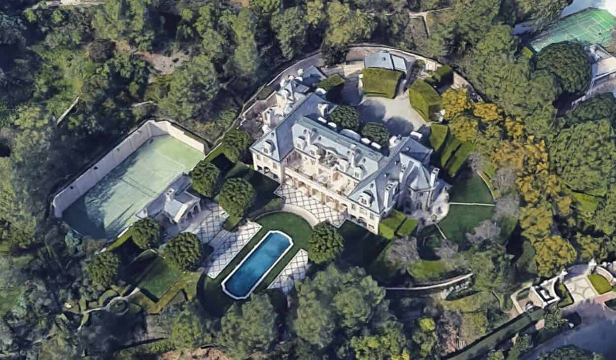 Denzel Washington's house seen from above.