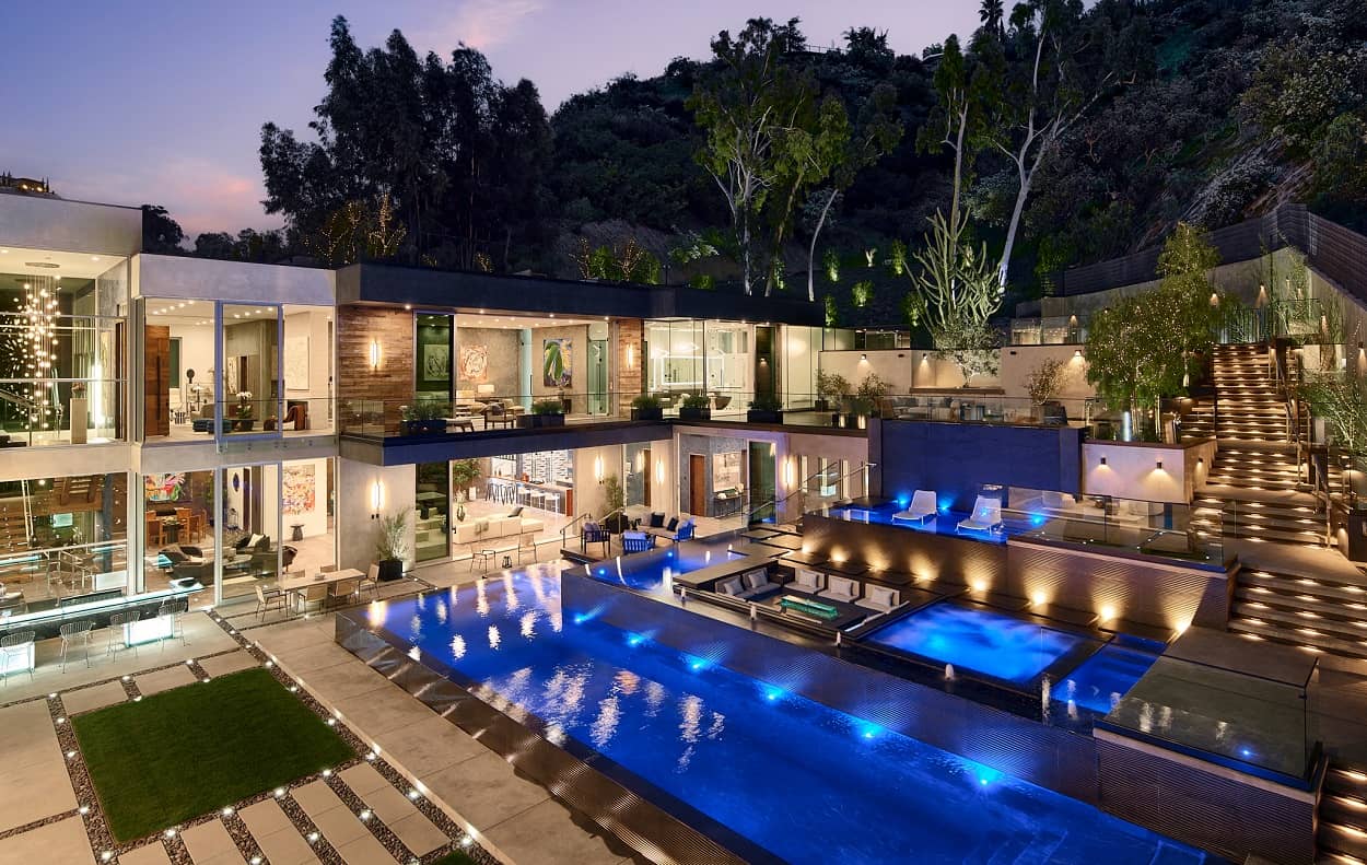 modern-mansion-in-bel-air