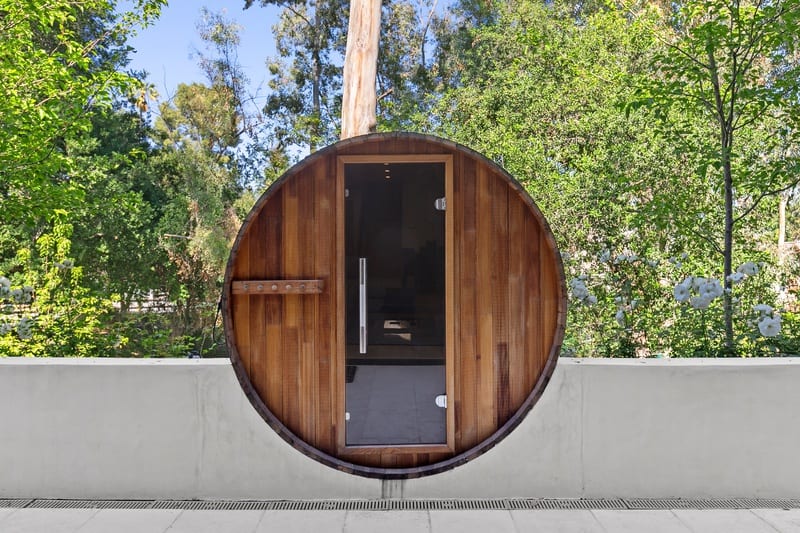 barrel sauna on the balcony