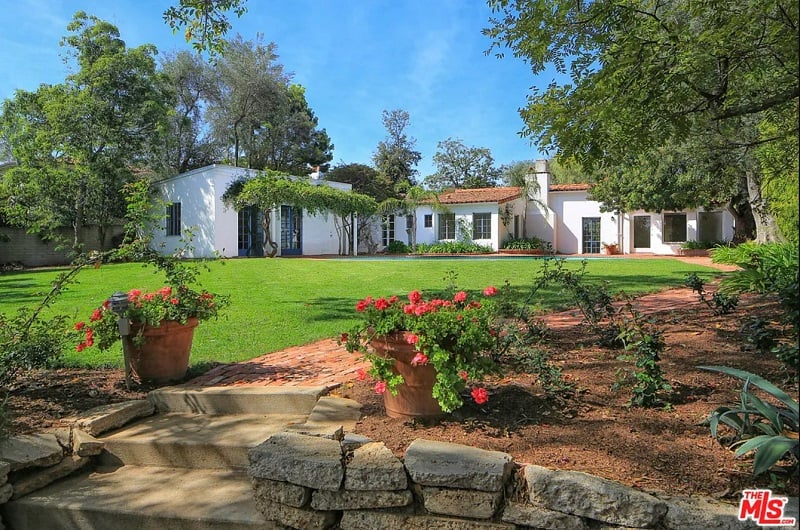 exterior of Marilyn Monroe's house in Brentwood, a single level home with a large backyard