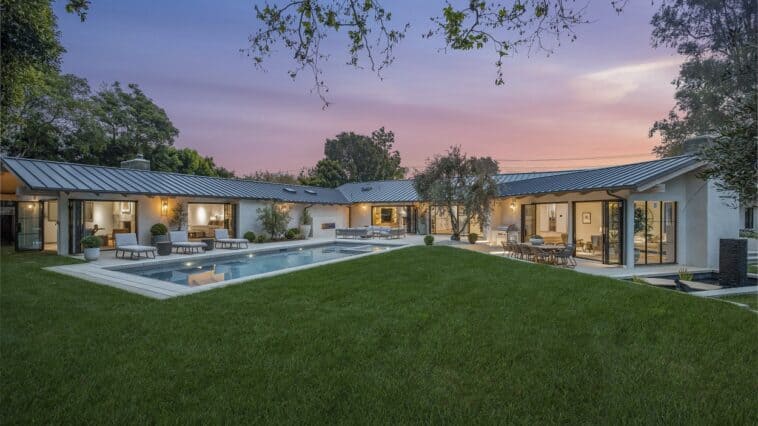 Where Does Warren Buffett Live The Billionaire S Modest Home In Omaha