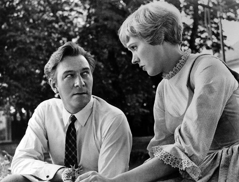 Black and white photo of Christopher Plummer and Julie Andrews in The Sound of Music, 1964.
