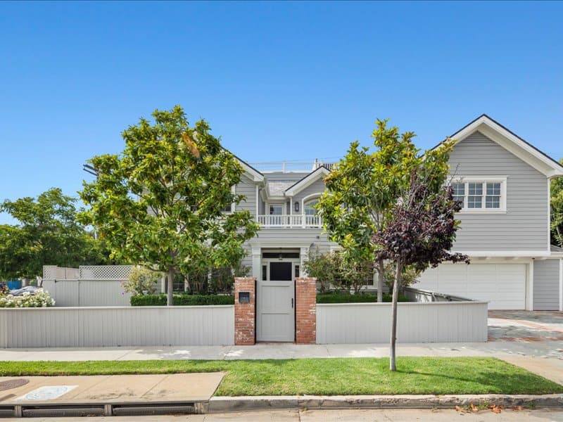 Former LA Dodgers All-Star pitcher Darren Dreifort's house in LA. Photo credit: Tea Tree Productions / Compass