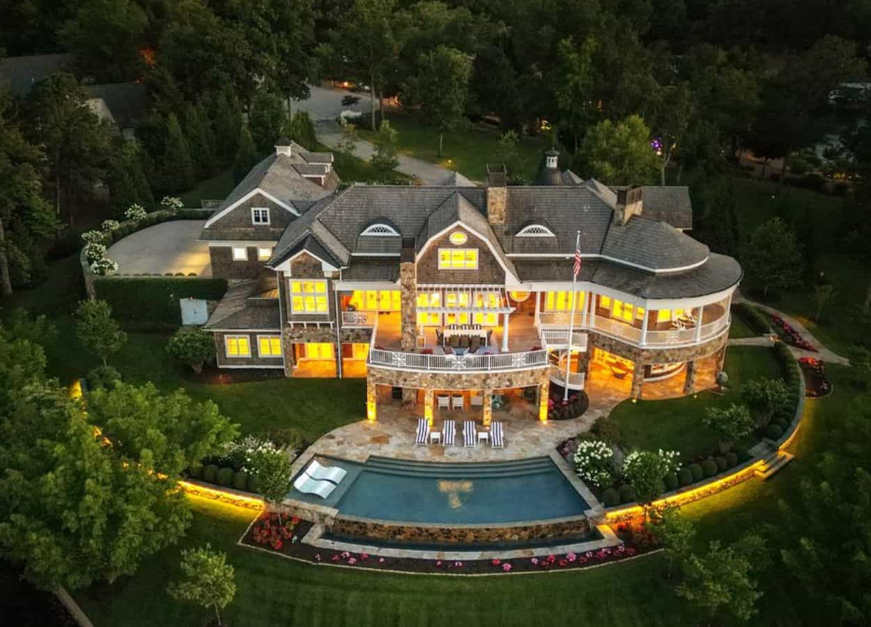 Nantucket Point, a 6,811-square-foot house next to the Lake of the Ozarks in Missouri. Photo credit: SquareOne Photography, St. Louis