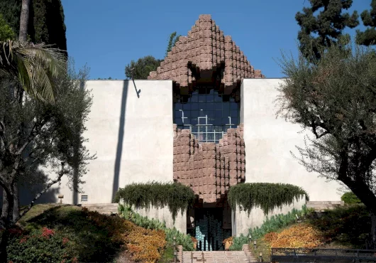 The Sowden House, an architectural gem with a grim backstory and ties to the Black Dahlia case