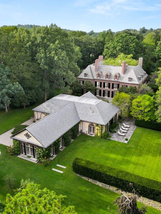 This M house outside Boston has an Olympic-size pool