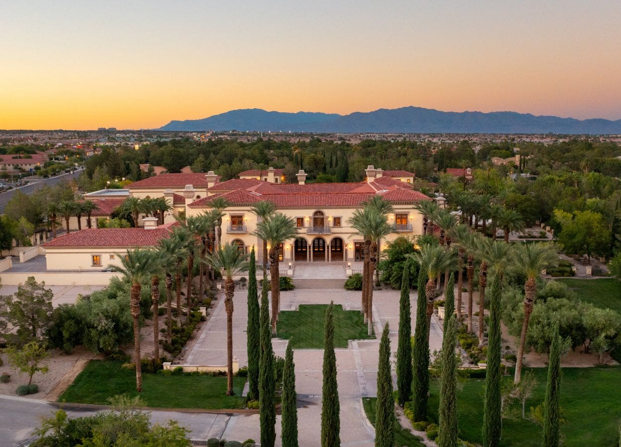 An ultra-luxurious Las Vegas house for sale. Photo credit: IS Luxury