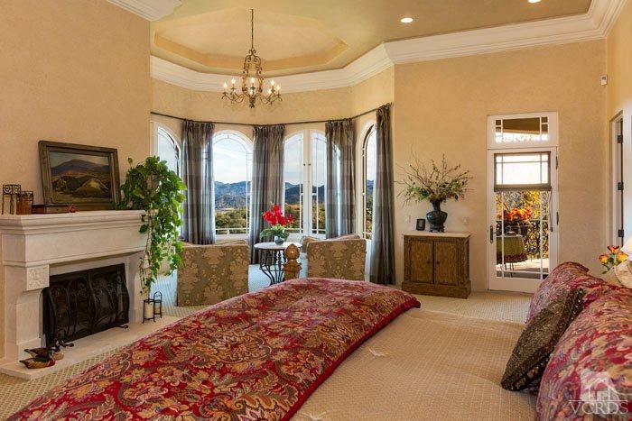 Bedroom inside Britney Spears' house in Thousand Oaks. 