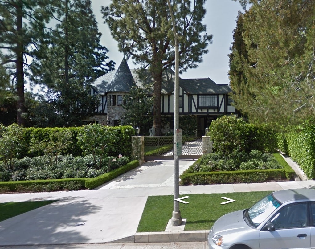 The Tudor-style house at 705 N Sierra Dr in Beverly Hills, which played the part of Dionne's house in Clueless. 