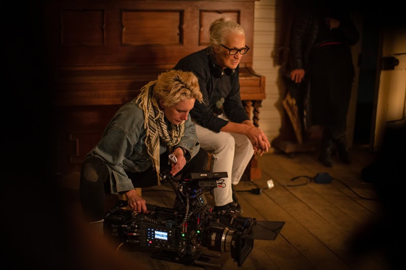 THE POWER OF THE DOG (L to R): ARI WEGNER (DIRECTOR OF PHOTOGRAPHY), JANE CAMPION (DIRECTOR,PRODUCER) in THE POWER OF THE DOG. 