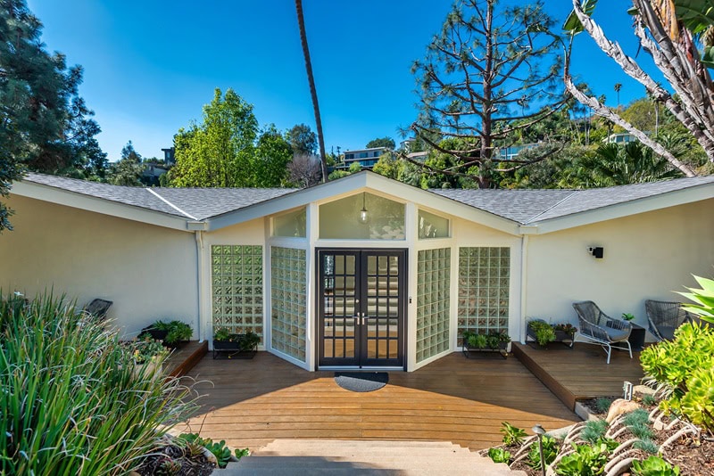 ‘X-Men’ alum Nicholas Hoult selling breezy Hollywood Hills mid-century for $2.85M