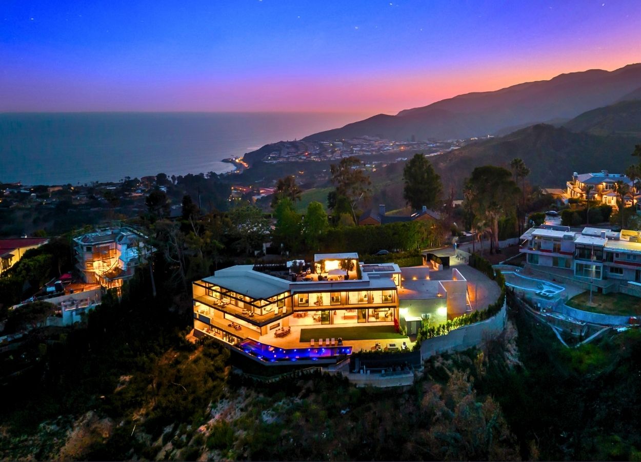 $54M Hilltop mansion in Pacific Palisades has unbeatable views