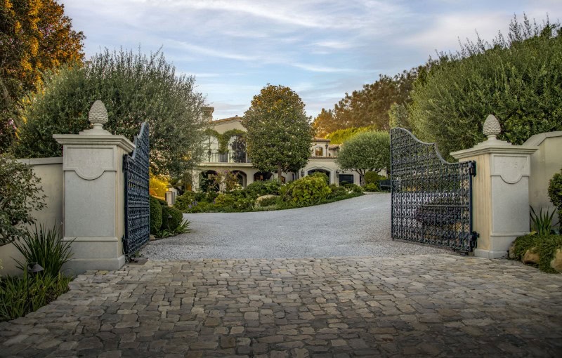 Nothing says ‘la vita è bella’ quite like this grand $29.9M Italian villa in Malibu